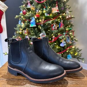 Red Wing Heritage 6-inch Chelsea Women's Short Boot in Black